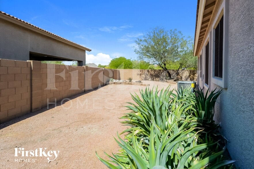 Building Photo - 32626 N Cat Hills Ave