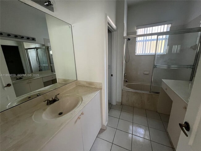 Building Photo - 2217 NE 41st Ave