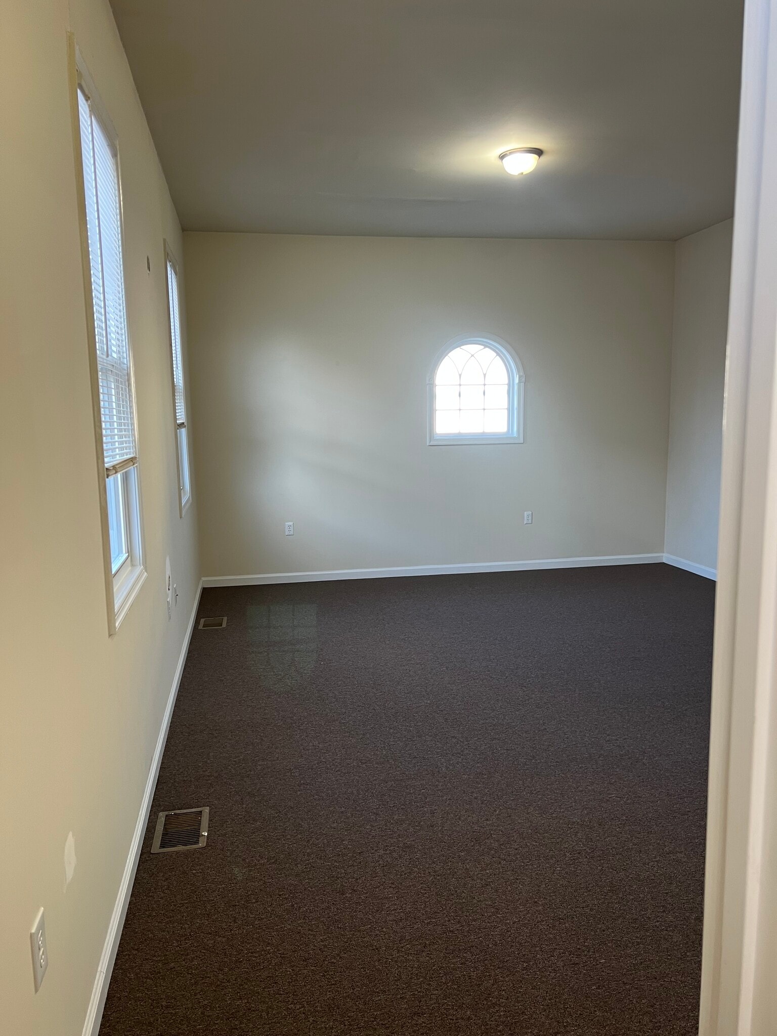 Building Photo - 818 Whitelock St