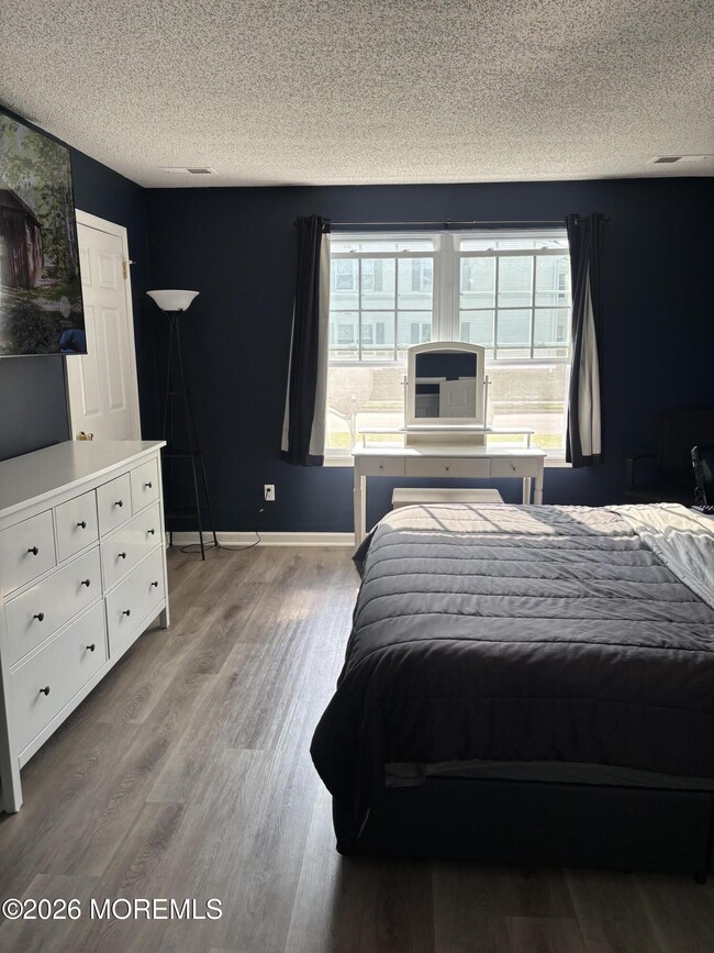 Building Photo - 14-1 Providence Ct