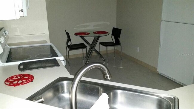 Building Photo - 4950 Ava Pointe Dr