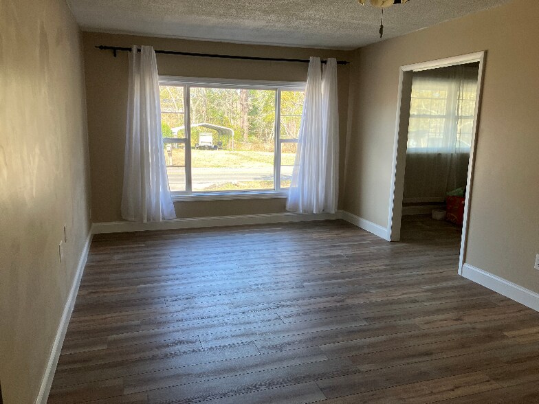 Building Photo - 225 Antoinette Dr