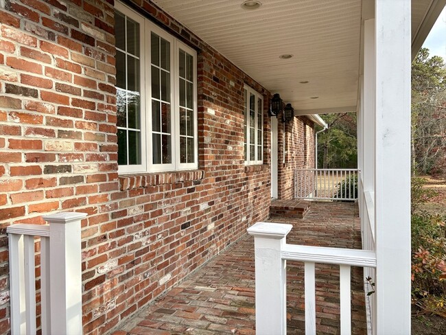 Building Photo - 186 County Rd