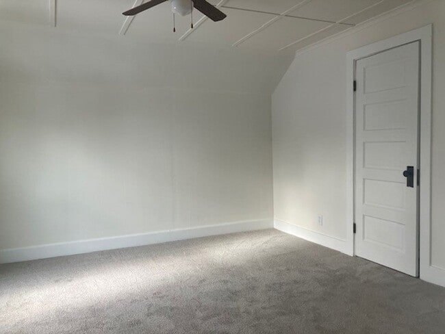 Building Photo - Single Family Home for Rent