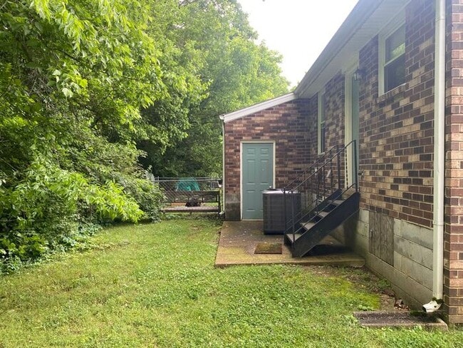 Building Photo - Inglewood Duplex Available Now!