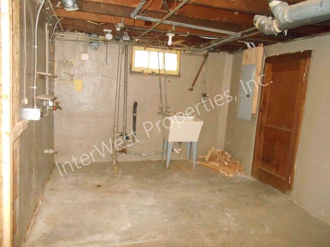 Building Photo - 7622 SE 36th Ave