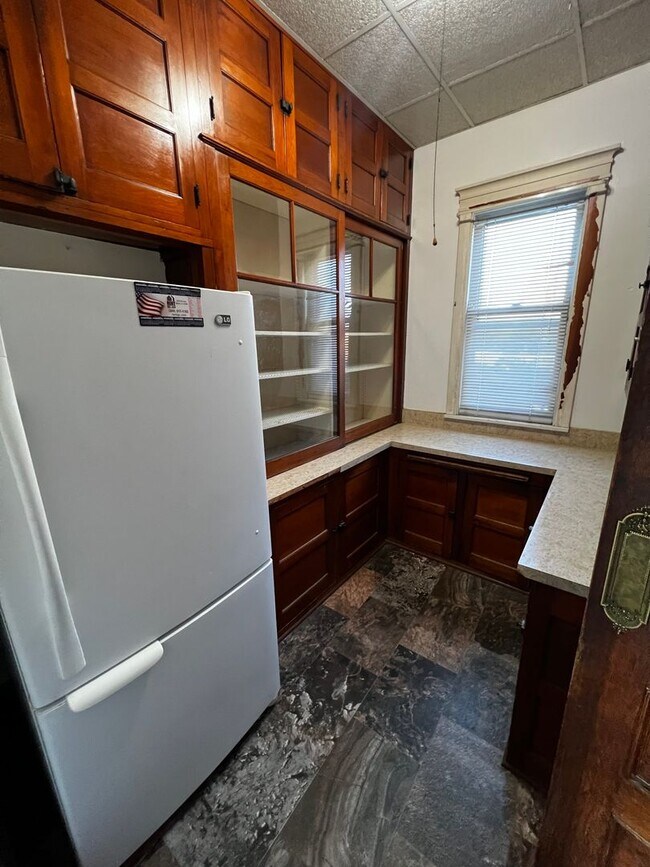 Building Photo - 2602 6th Ave