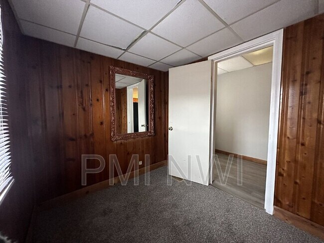 Building Photo - 158 N Union St