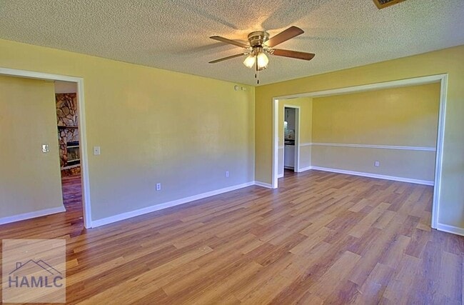 Building Photo - 205 Tempest Ln