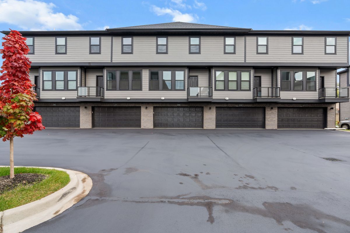 Building Photo - 2845 Summers Pl