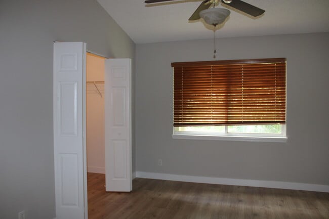 Building Photo - 6984 Stoney Creek Cir