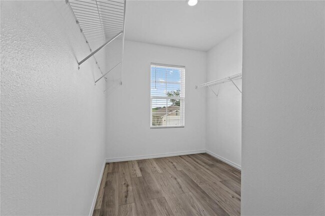 Building Photo - 1264 Cascades Ave