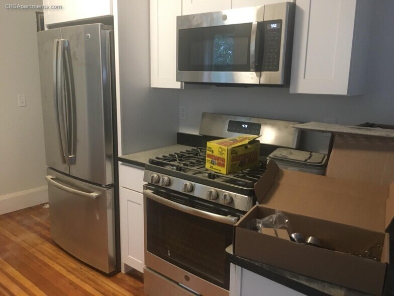 Building Photo - 17 Ashland St