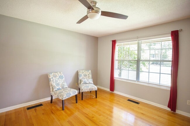 Building Photo - 2992 Corrib Dr