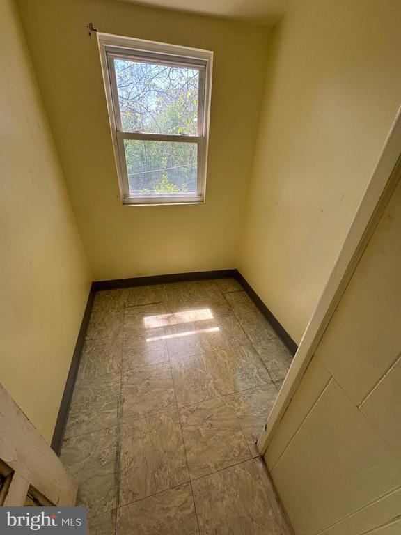 Building Photo - 69 S 7th St