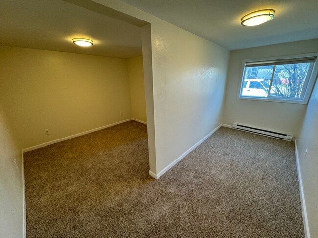 Building Photo - 826 3rd Ave S