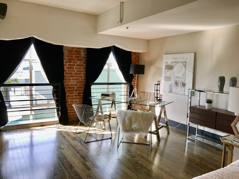 Primary Suite - 849 S Broadway