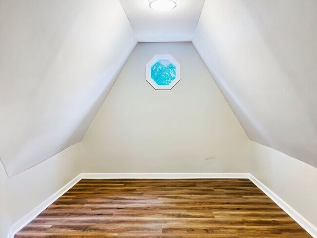 Building Photo - 405 Pleasant Run Rd