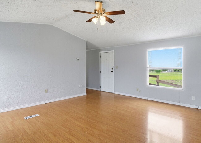 Building Photo - 3 Bedroom Manufactured Home on Nearly 2 Acres with Large Shop