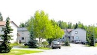 Building Photo - Beautiful spacious ground level 2 bed 1 ba...