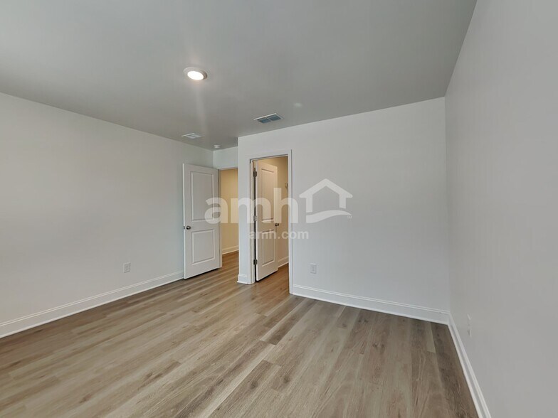 Building Photo - 1559 Aquamarine Dr