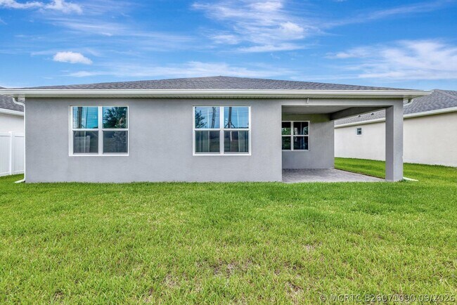 Building Photo - 8606 Dahlia Cir