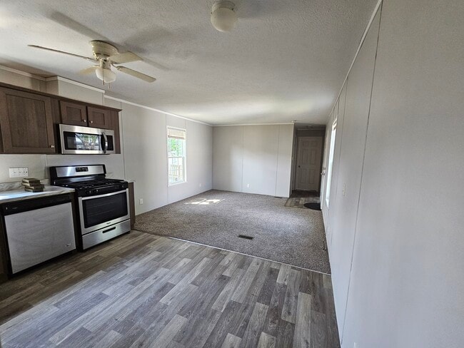 Building Photo - 2320 Catalpa St