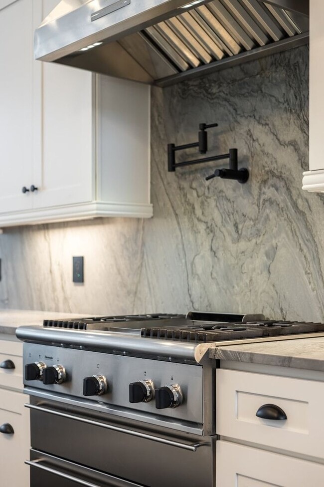 Building Photo - Located in the gated Valhalla community in Brentwood