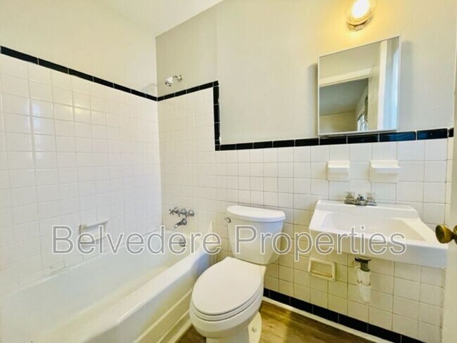 Building Photo - 217 McIver St