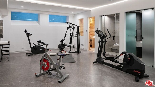 Building Photo - 1324 Stradella Rd