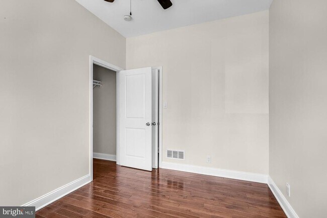 Building Photo - 2050 Frankford Ave