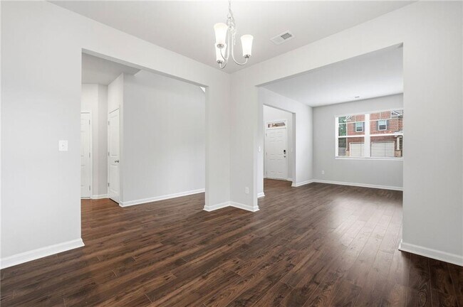 Building Photo - 3132 Hawthorn Farm Blvd