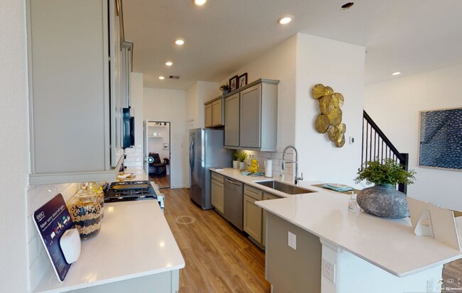 Building Photo - 4135 Balboa Dr