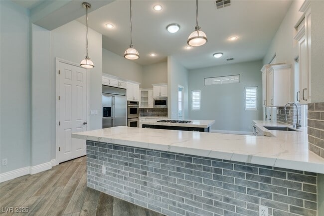 Building Photo - 1704 Cypress Manor Dr