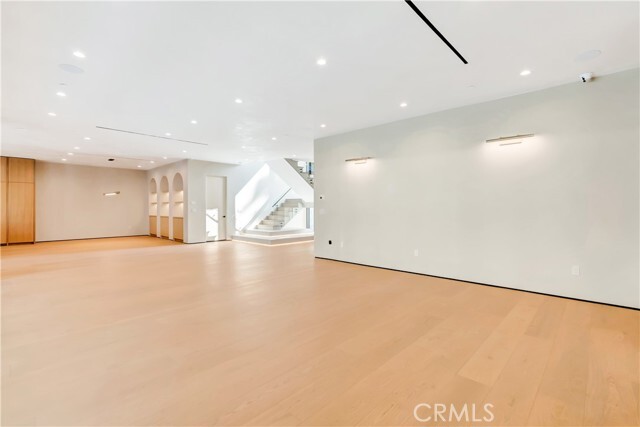 Building Photo - 5149 Beeman Ave