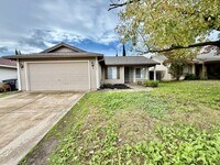 Building Photo - Nice home available immediately