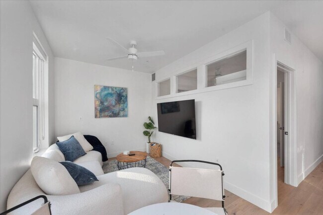 Building Photo - 320 N 490 W