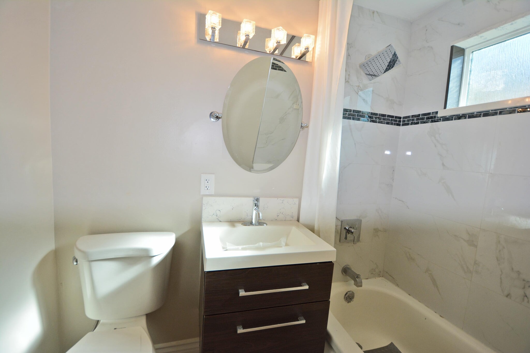 Building Photo - 9616 Gerald Ave