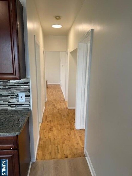 Building Photo - 611 S 19th St