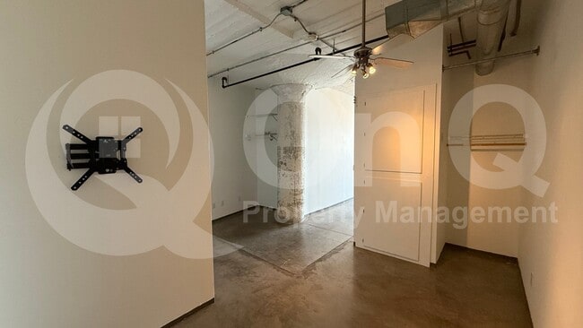 Building Photo - 1122 Jackson St