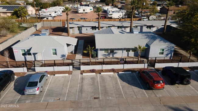 Building Photo - 206 E Jones Ave