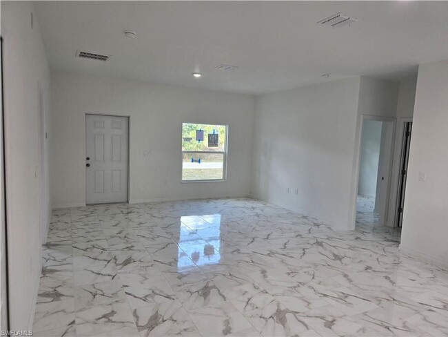 Building Photo - Brand New 3/2-MOVE IN READY-SEE IT TODAY!!