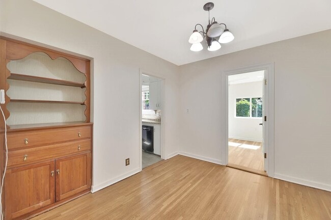 Building Photo - 230 S Minneapolis St