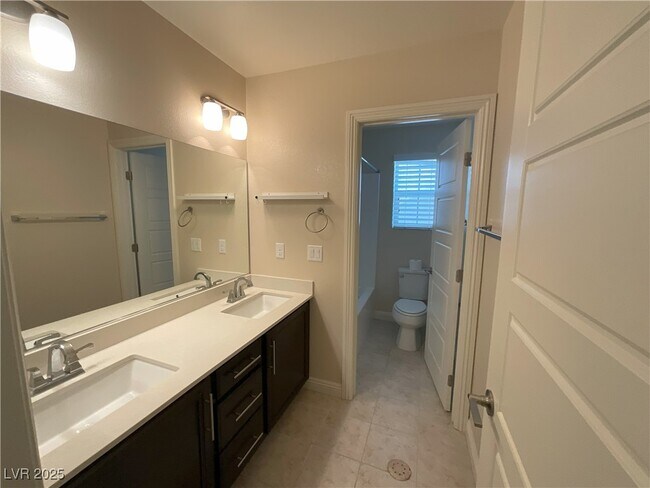 Building Photo - 2171 Tortona St