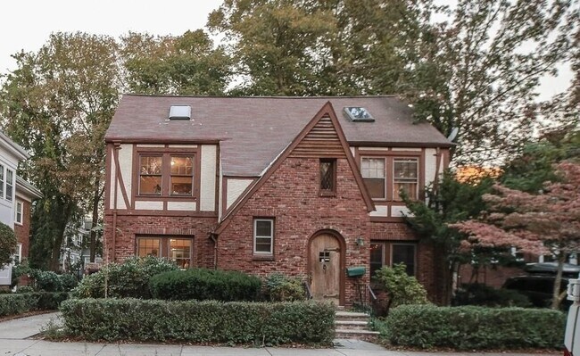 Primary Photo - 35 Greycliff Rd