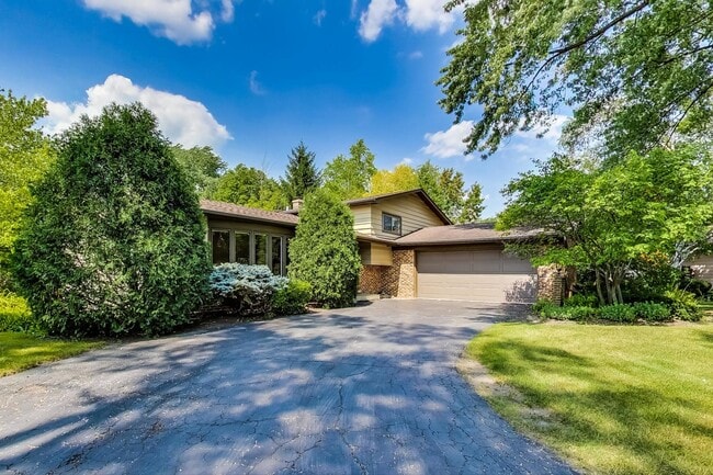 Primary Photo - 2732 Kingston Dr
