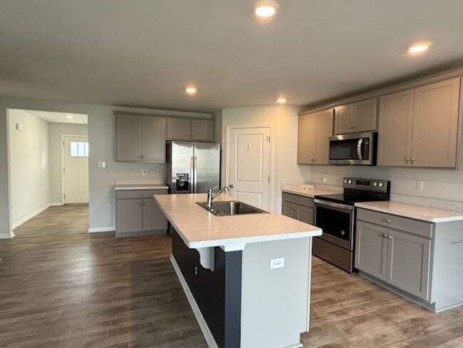Building Photo - 7980 Uplands Dr