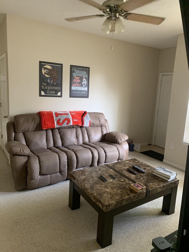 Building Photo - 858 Grand Regency Pointe