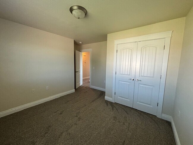 Building Photo - 115 Montalto Dr