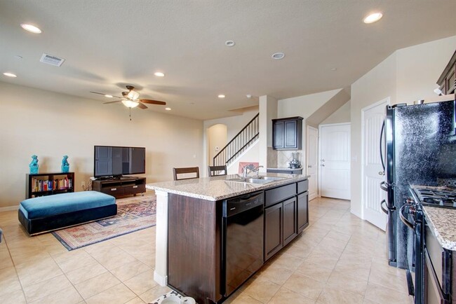 Building Photo - 2880 Donnell Dr